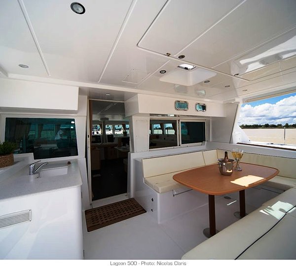 INFINITY Lagoon 500 Aft