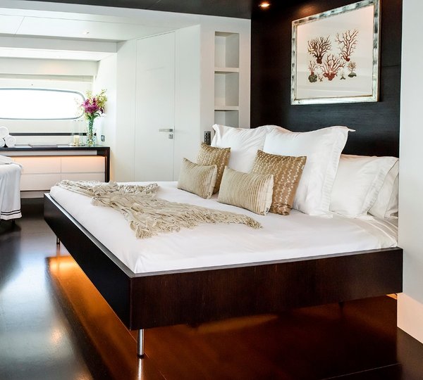 INFINITY PACIFIC - Master on main deck