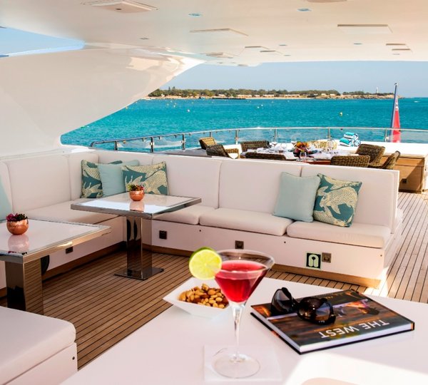 INFINITY PACIFIC - sundeck