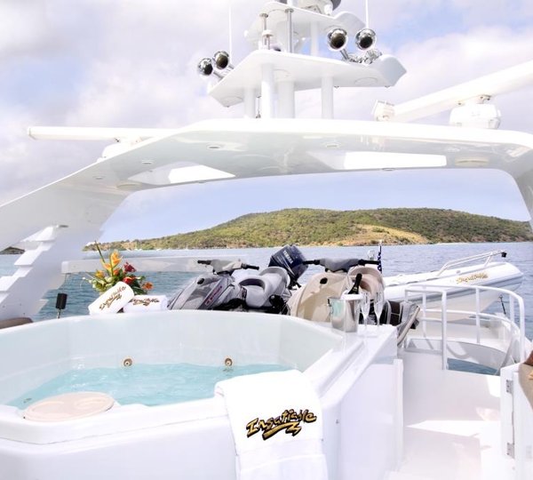 INSATIABLE - Sundeck