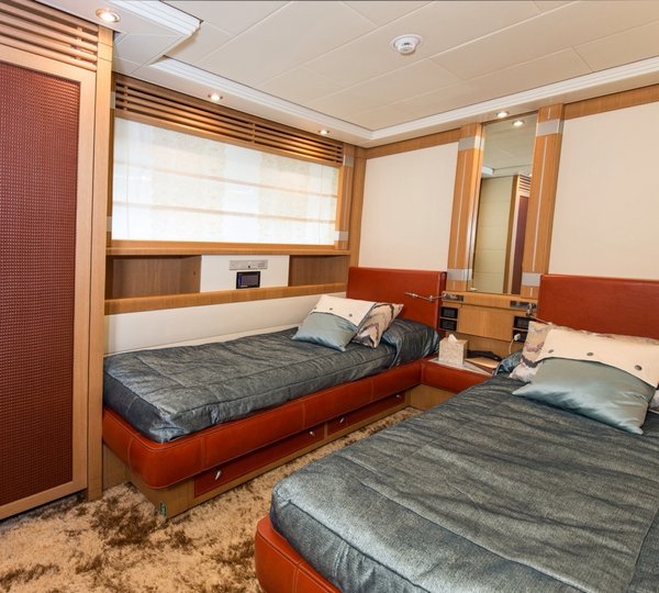 ISA Motor yacht SAMJA - Twin cabin