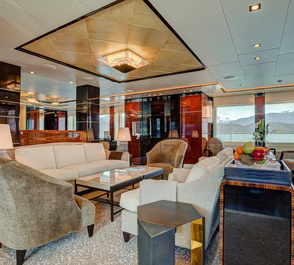 Icon Motor Yacht PARTY GIRL - Main salon