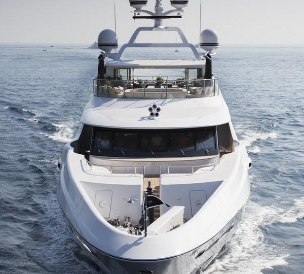 Illusion V Yacht - front view