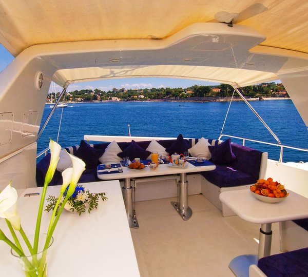 Indulgence of Poole - Flybridge