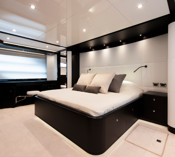 Intergrity 93 yacht - master cabin