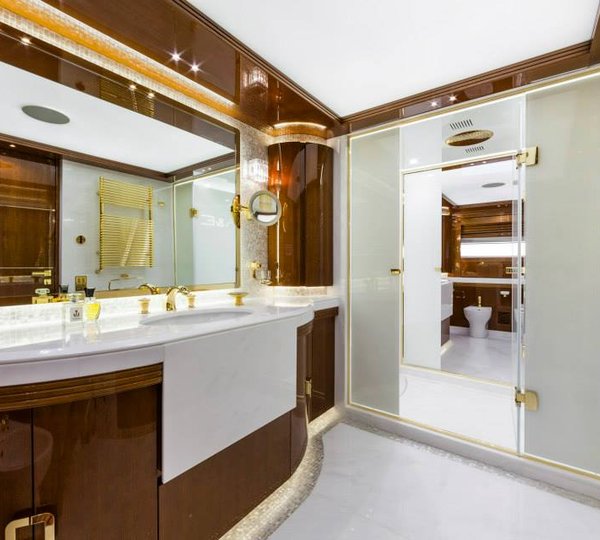 Interior of M:Y Vellmari - Copyright- Alberto Cocchi