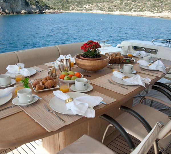 JULIE M - Alfresco dining