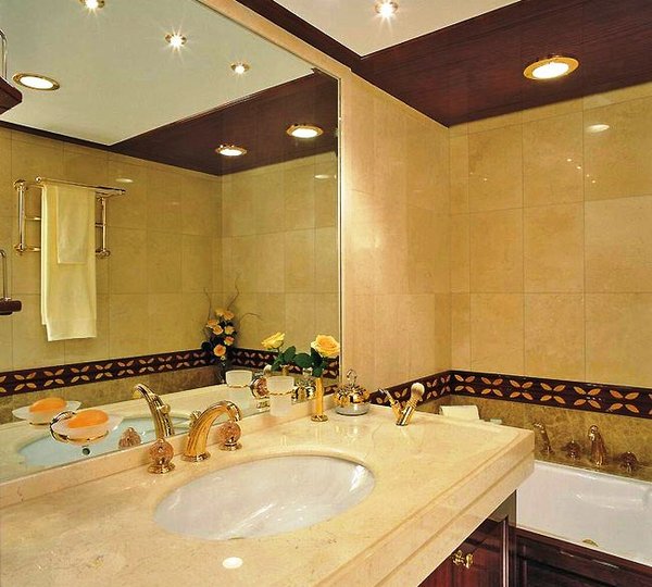 Jasmin - Master Bathroom
