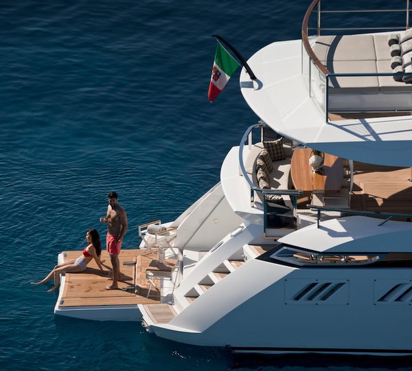 KALLIENTE - aft - Photo Jeff Brown