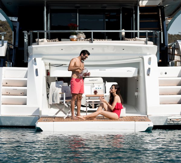 KALLIENTE - beach platform - Photo Jeff Brown