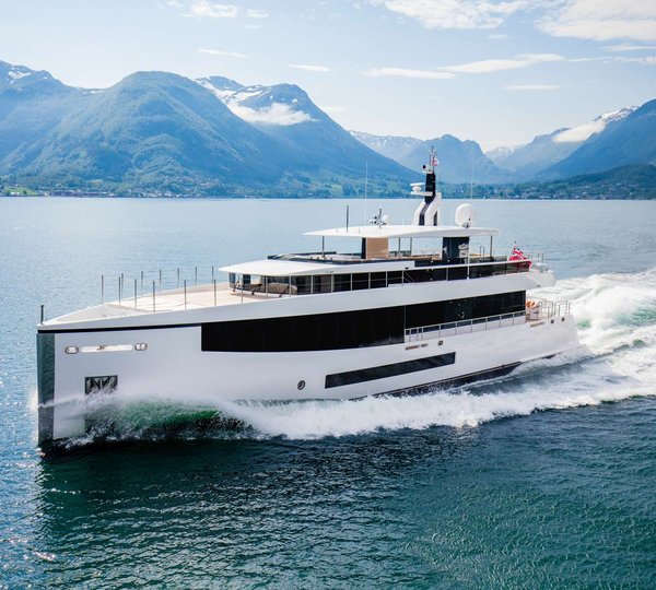 Kamino - on the run Copyright-Feadship