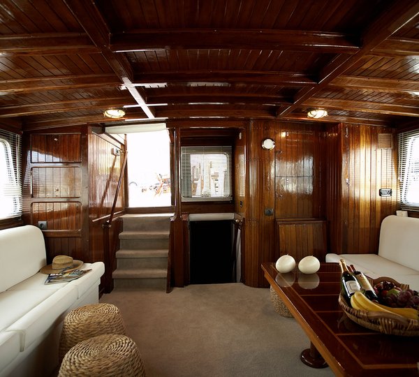 Ketch EFI -  Main Salon 2