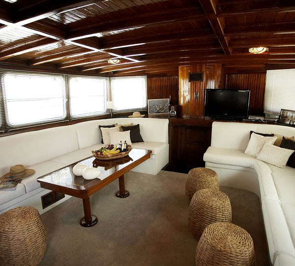 Ketch EFI -  Main Salon