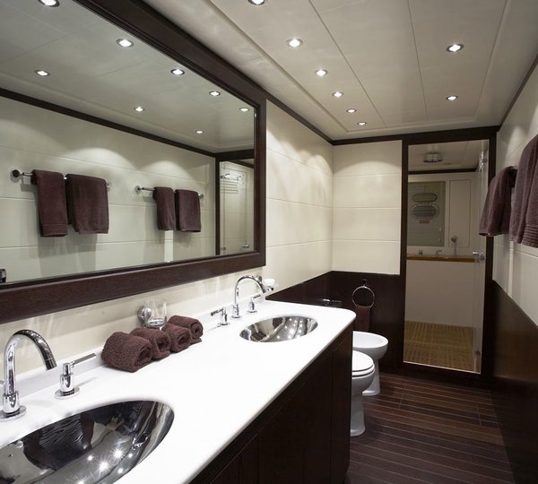 L ESPERANCE -  Master bathroom