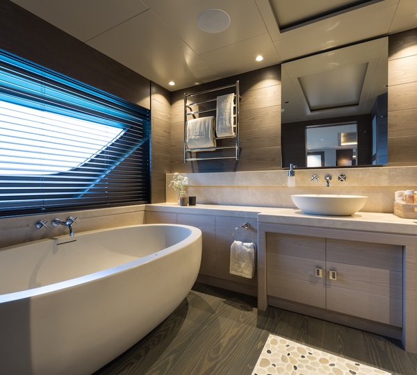 LA PASSION - luxury bathroom. Photo courtesy of Jeff Brown