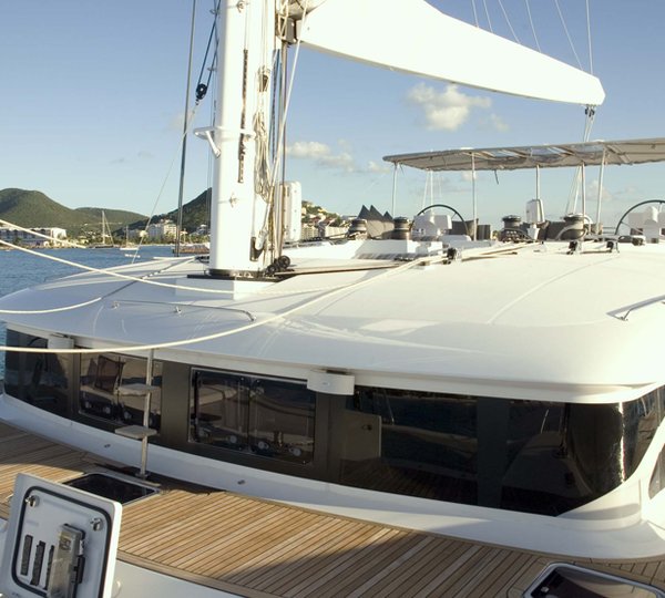 LADY BOU BOU - Foredeck looking Aft