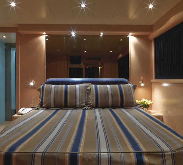 LADY FERYAL -  Port aft double