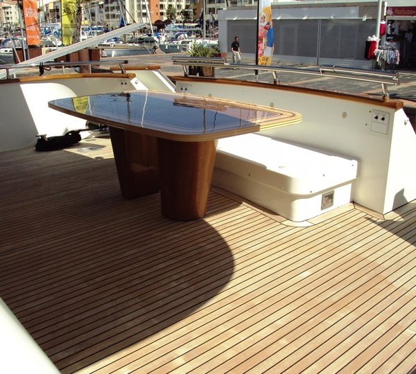 LADY KATANA - Aft Deck