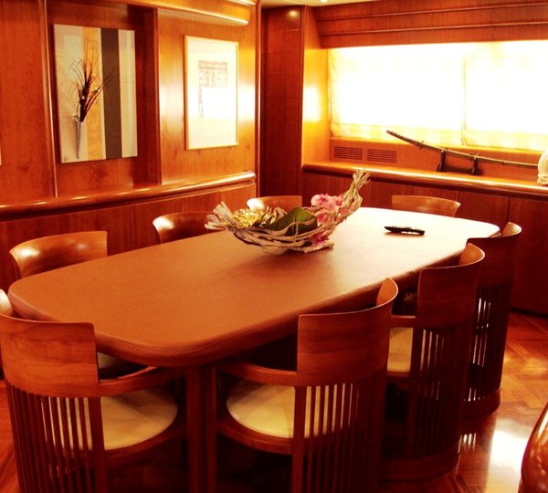 LADY KATANA - Dining View 2