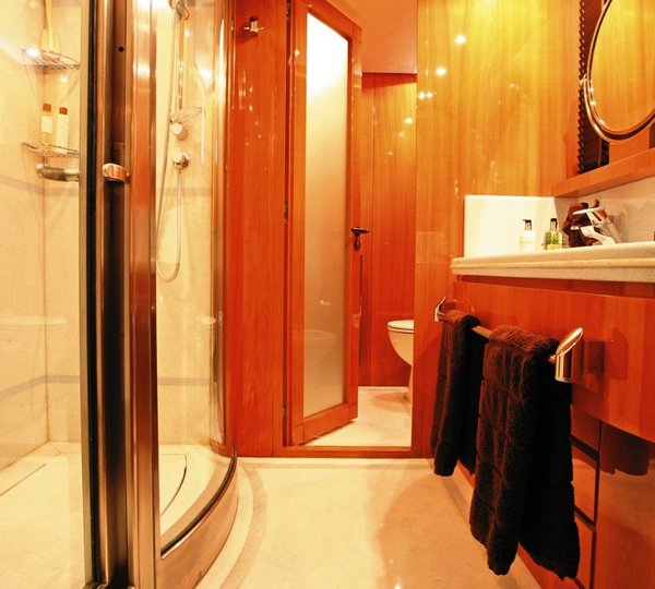 LADY LUCK -  Master ensuite