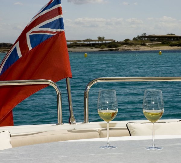 LADY RENEE -  Cocktails in the Aft Deck