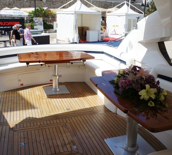 LARA SOFIA III - Main Deck Salon 2