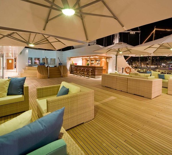 LAUREn L - sun deck area