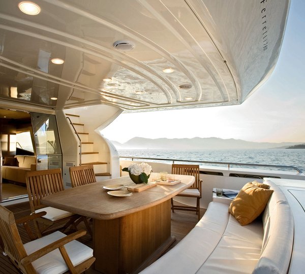 LAVITALEBELA - Aft Deck