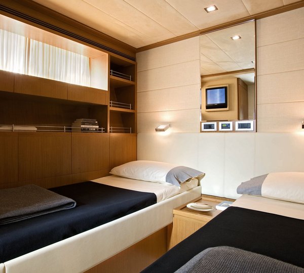 LAVITALEBELA - Twin Cabin