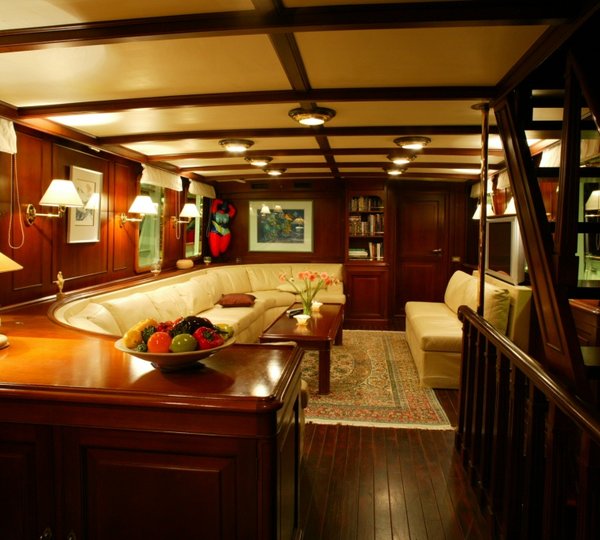 LE KIR ROYAL -  Salon 2