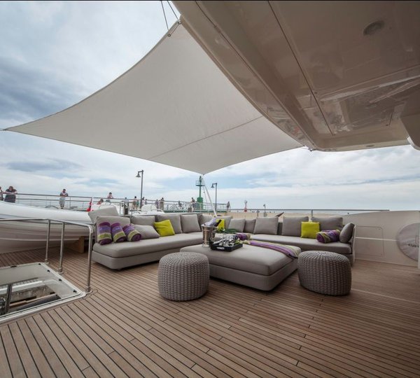 LE PETIT BATEAU -  Flybridge