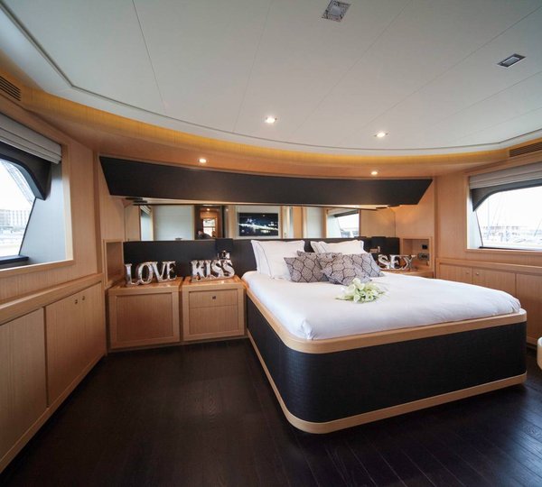 LE PETIT BATEAU - Master Cabin on Main deck