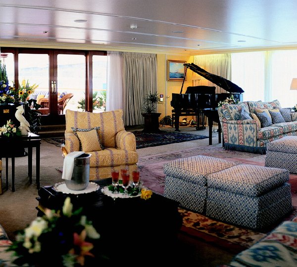 LEANDER - Main Saloon