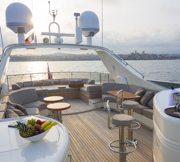 LITTLE JEMS yacht - sun deck