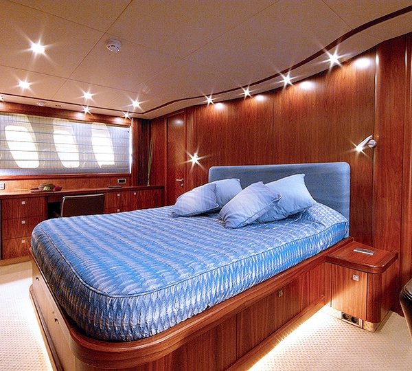 LOW PROFILE -  VIP Cabin