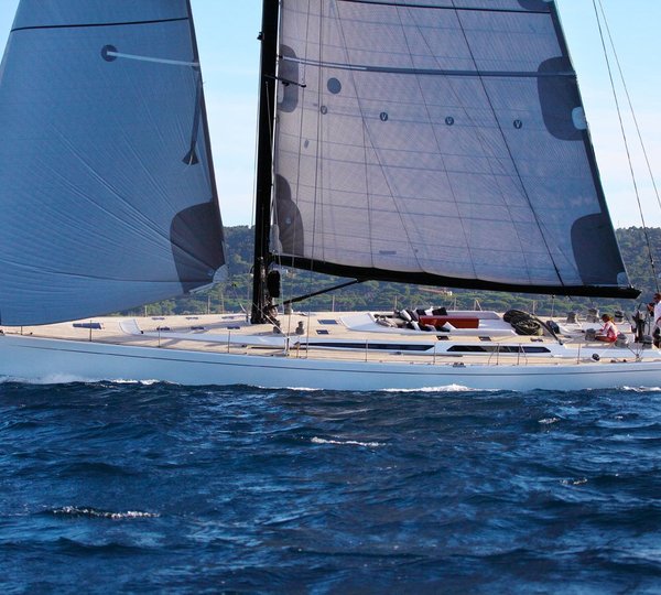 LUPA OF LONDON Sails