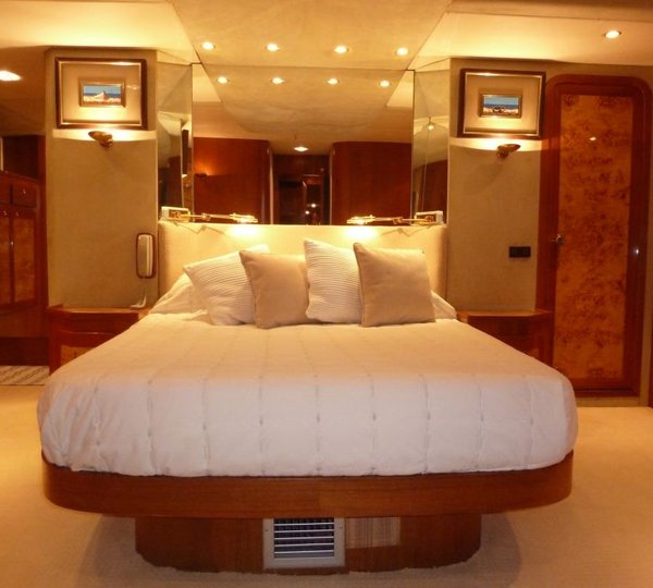 Lady Tatiana of London - Master Cabin