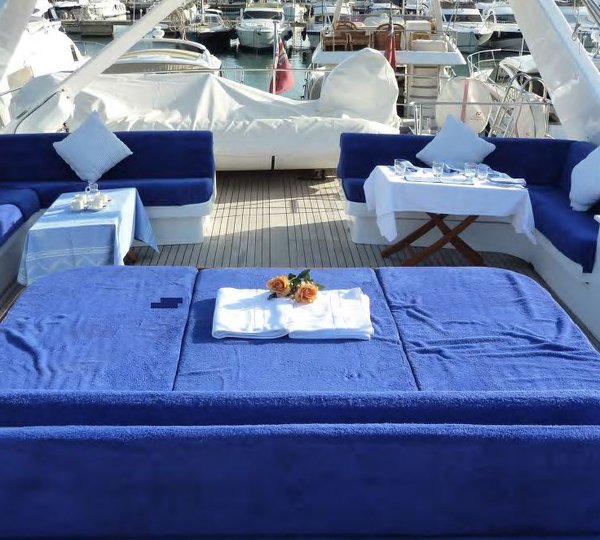 Lady Tatiana of London -  Sundeck Sunpads