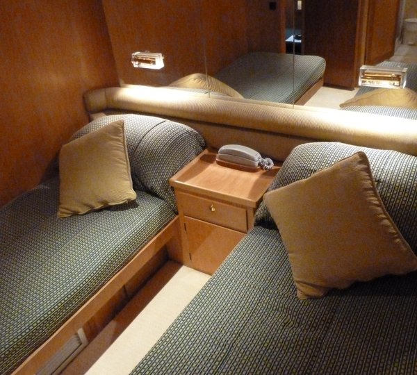 Lady Tatiana of London -  Twin Cabin