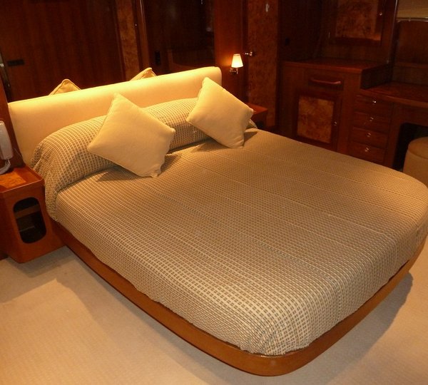 Lady Tatiana of London - VIP Cabin