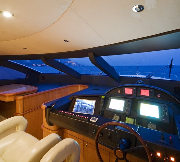 Lady Zehava yacht - cockpit