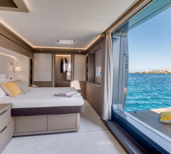 Lagoon Catamaran Seventy 7 - cabin with access to the beach platform