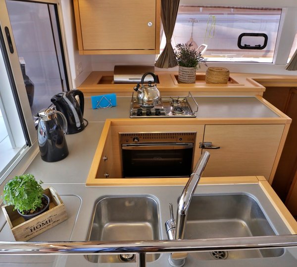 Lagoon catamaran NEW HORIZONS - 008