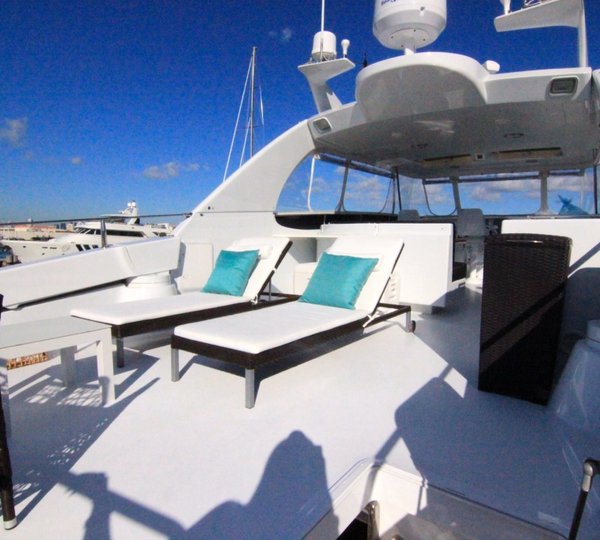 Lazzara 76 PLAN B - Flybridge 3