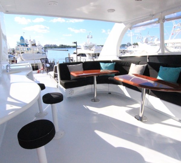 Lazzara 76 PLAN B - Flybridge 4