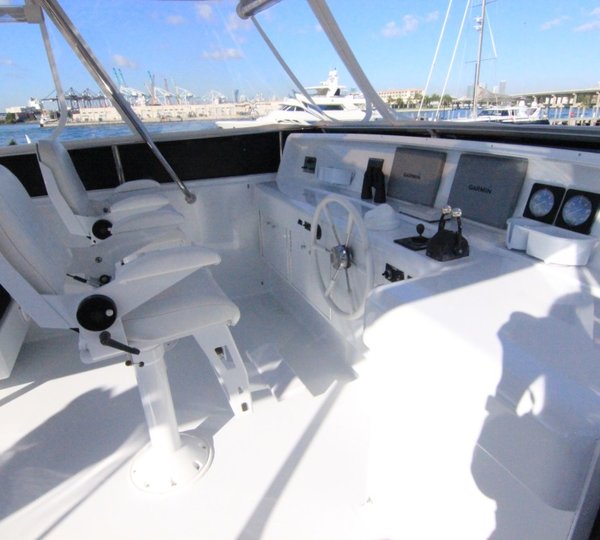 Lazzara 76 PLAN B - Flybrige 5