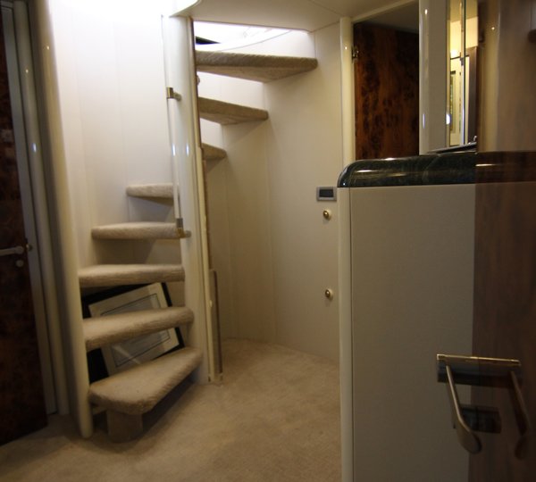 Lazzara 76 PLAN B - Foyer