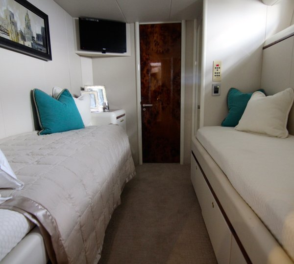 Lazzara 76 PLAN B - Stateroom twins