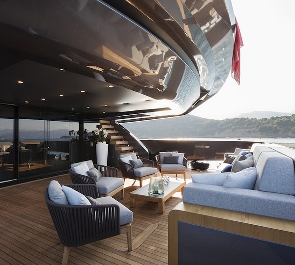 Lucky Me - exterior living spaces