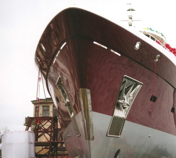 Luxury motor yacht Artpolars